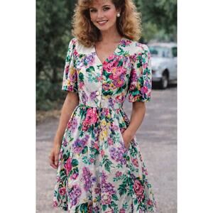 Vintage 80’s Floral Dress Button Shoulder Pads